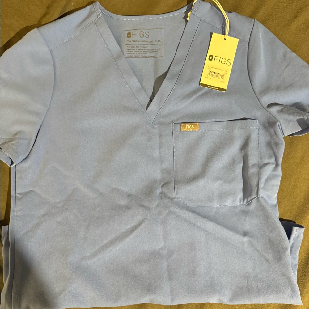 Figs scrub top brand new